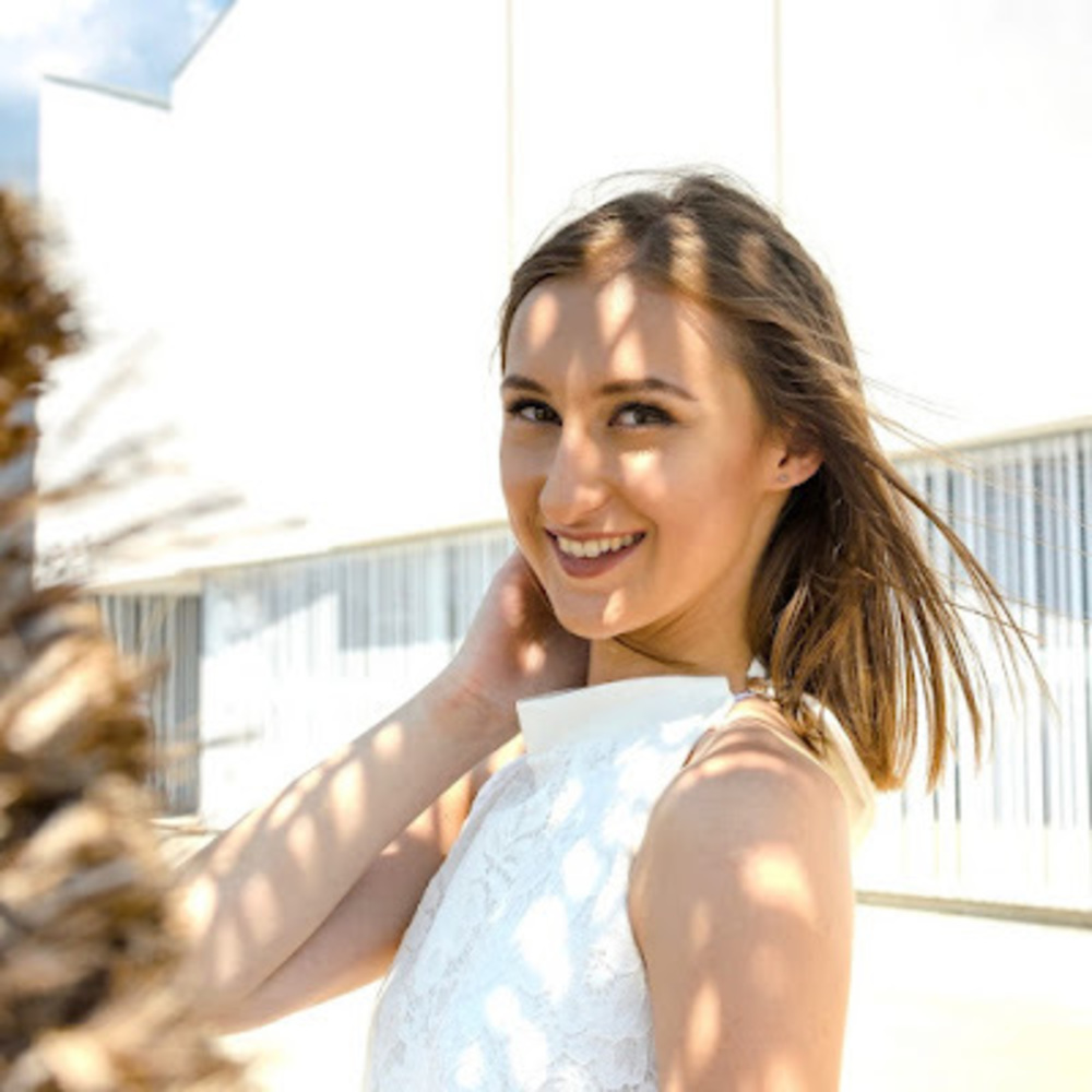 Meet your Posher, Hristina